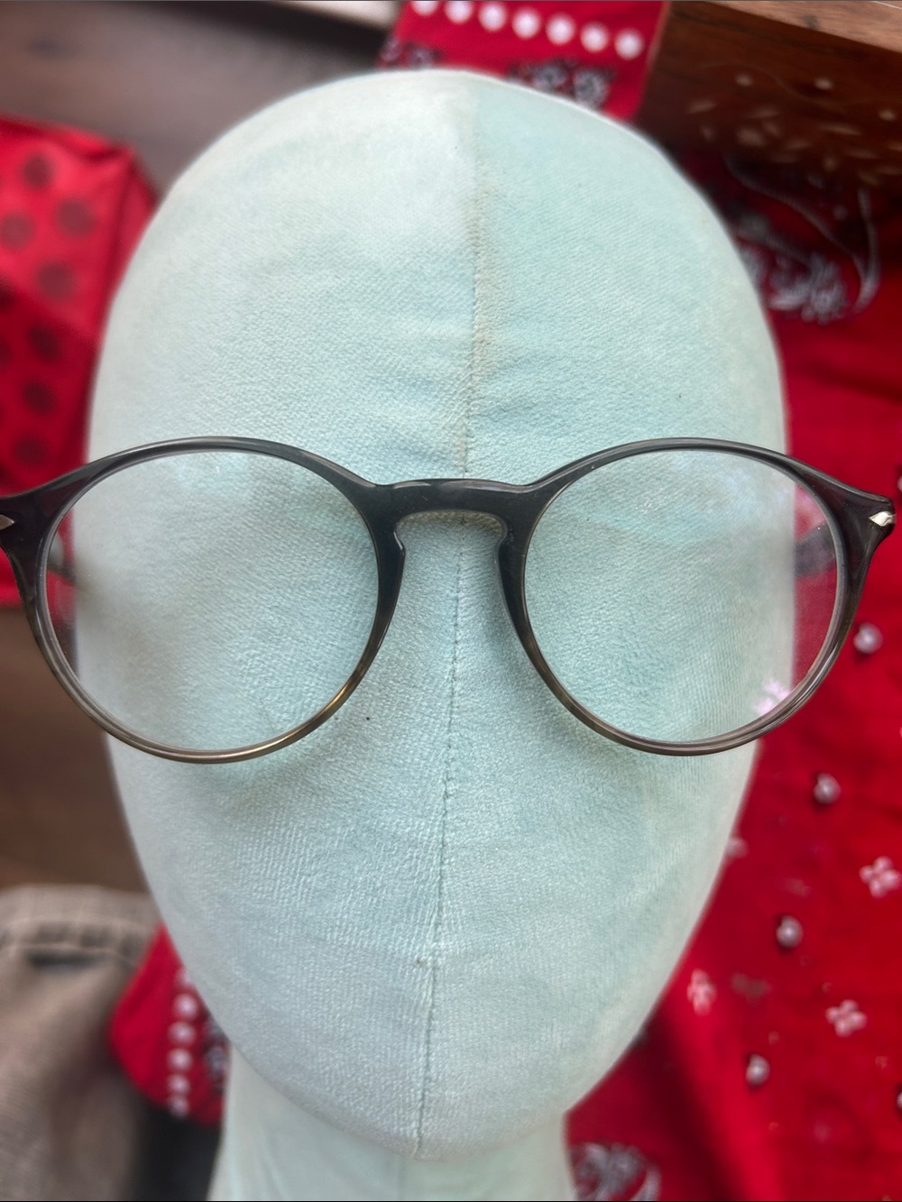 Persol Round Glasses in Tortoiseshell Brown